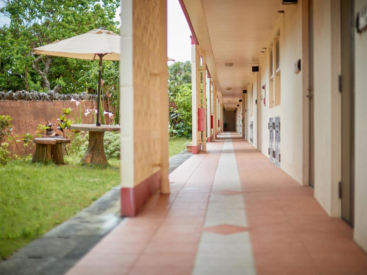 Hotel Murasakimura Yomitan Exteriör bild