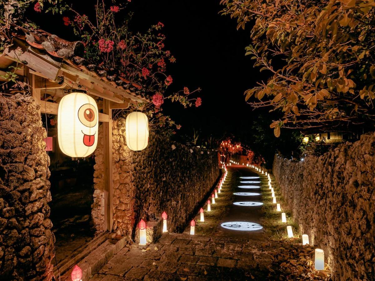 Hotel Murasakimura Yomitan Exteriör bild